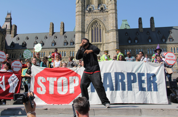 Harper should apologize to people of Canada